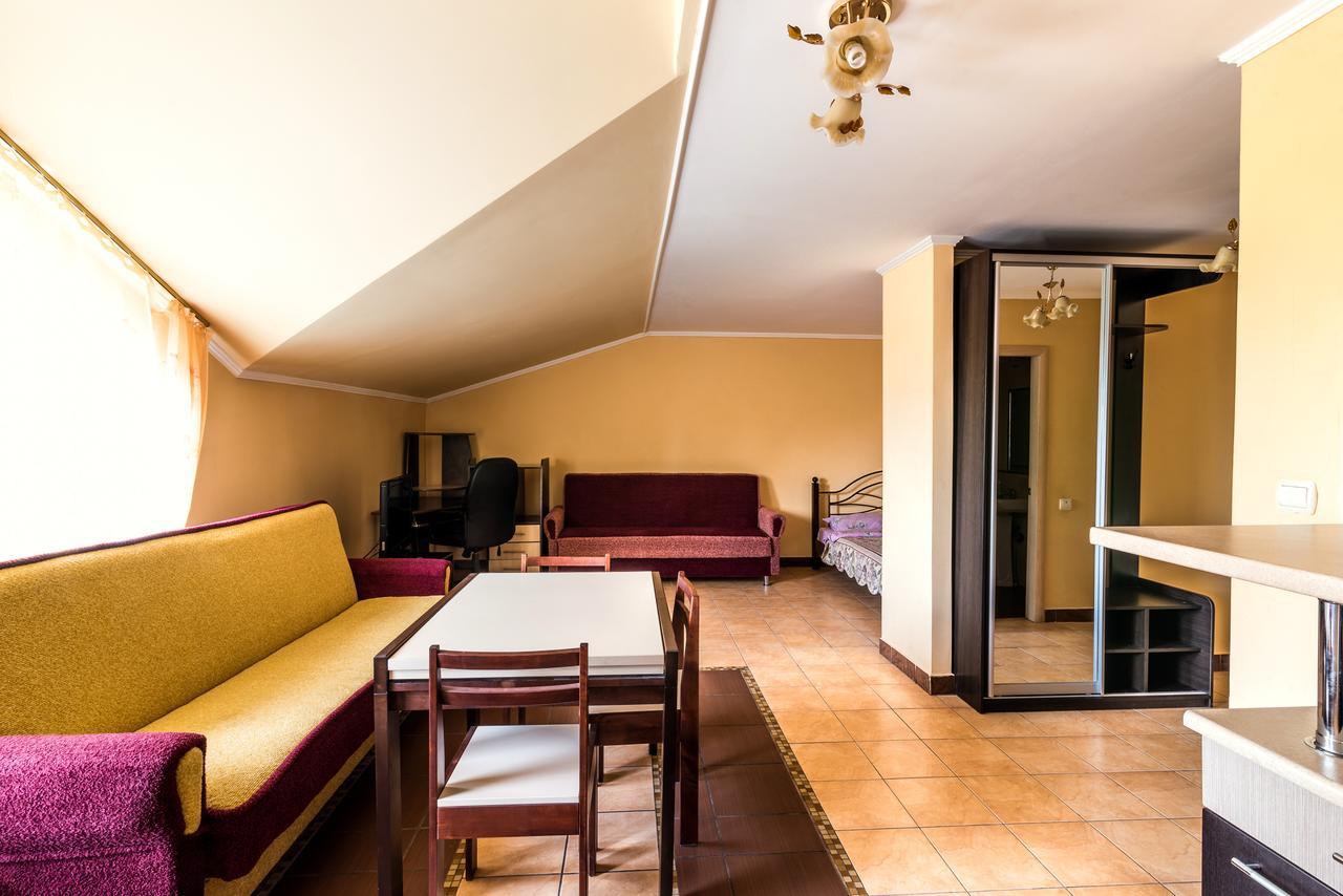 Inter Hotel Ternopil Buitenkant foto