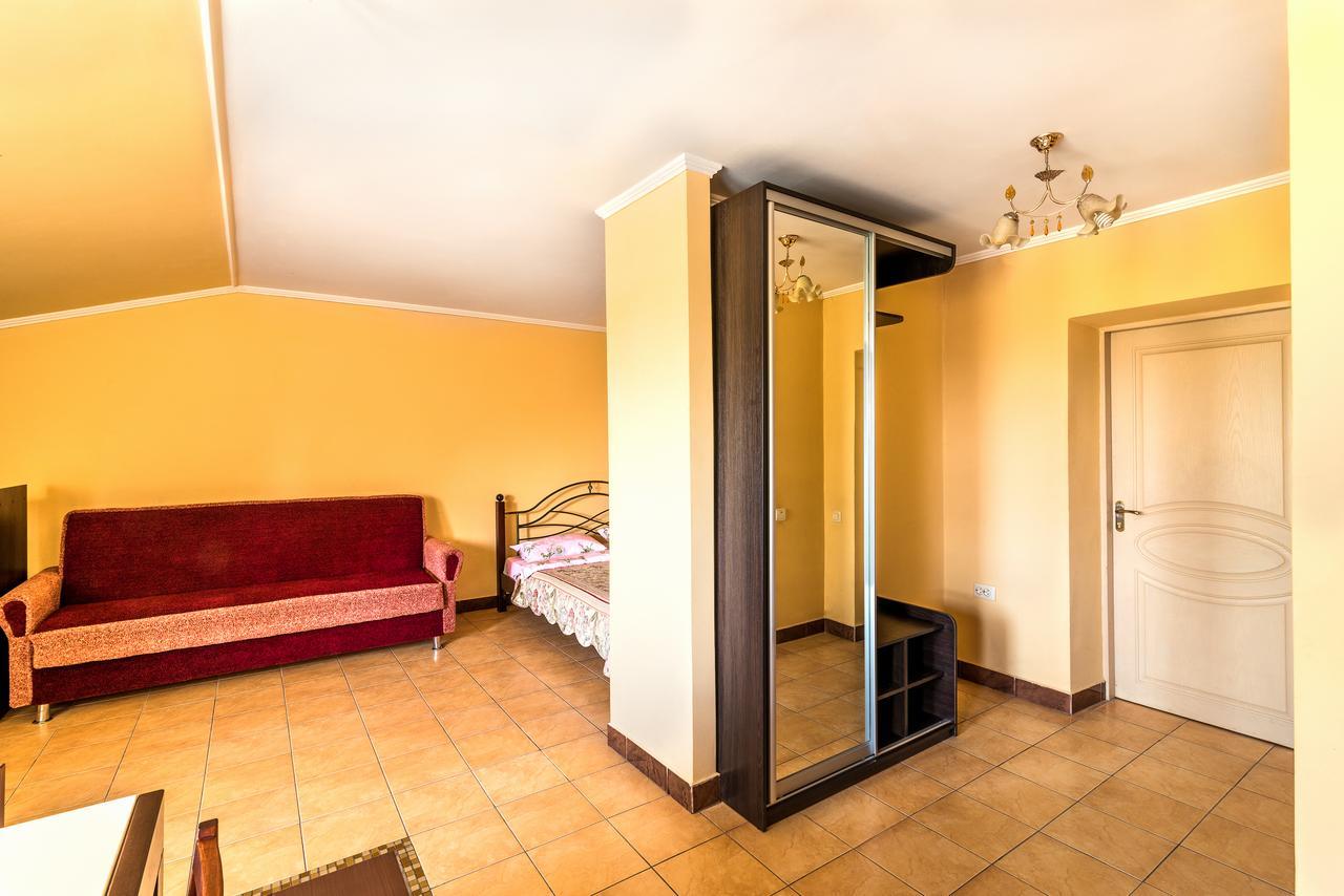 Inter Hotel Ternopil Buitenkant foto